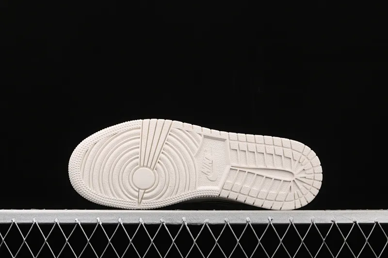 All categories Air Jordan Jordan series basketball shoes Air Jordan 1 Mid Air Jordan 1 Mid AJ1 new fog gray Joe 1 China gray silver 554725-053